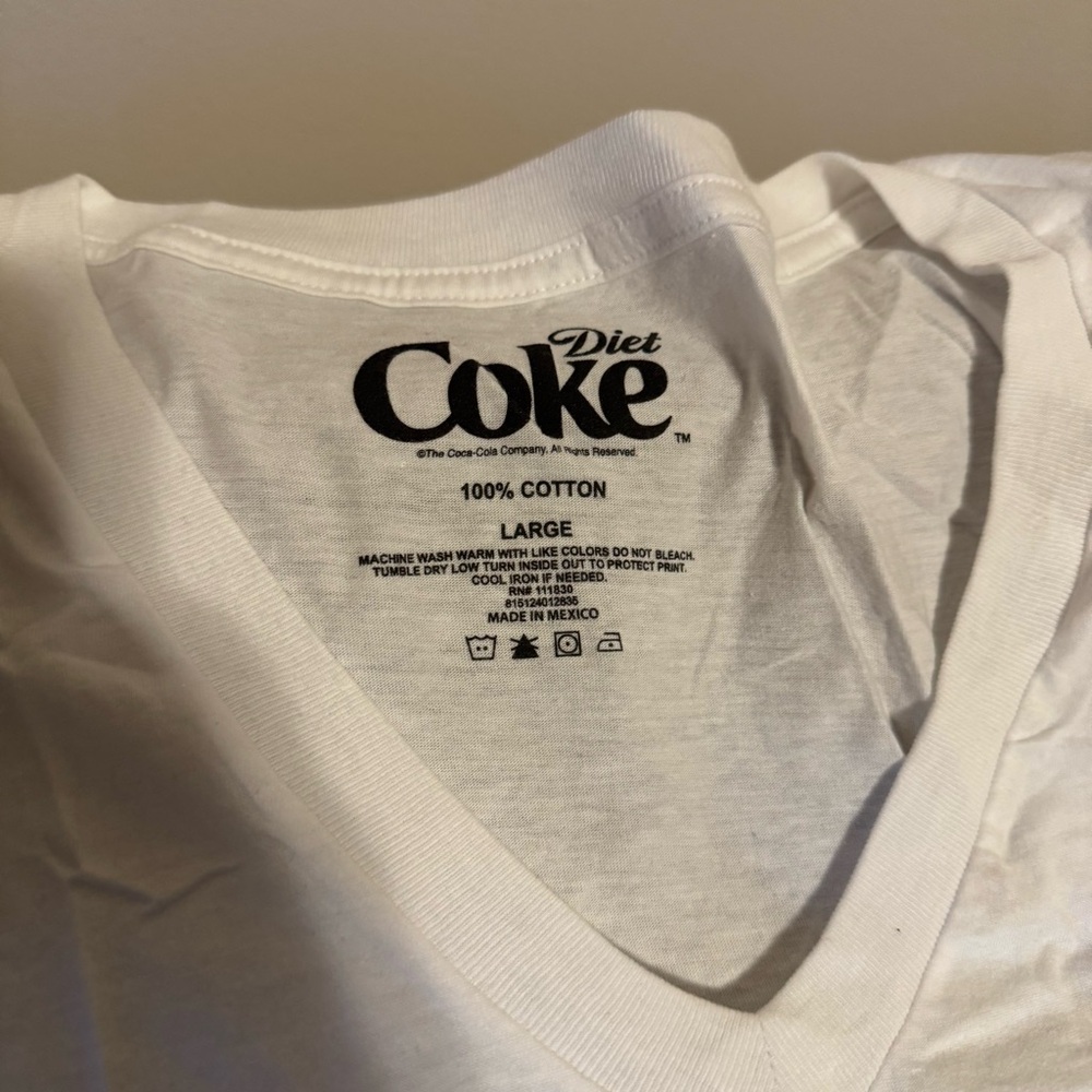 Diet Coke Tee Large fashionista v-neck. Short sleeve. - Picture 3 of 3